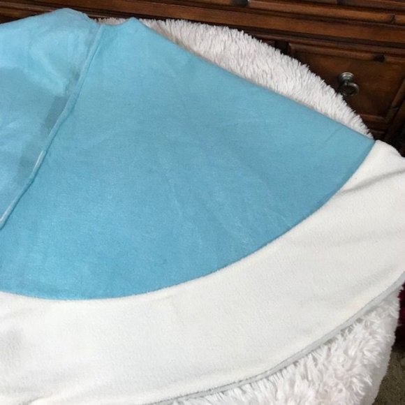 Joy Came Down at Christmas Felt Christmas Tree Skirt - Picture 7 of 9